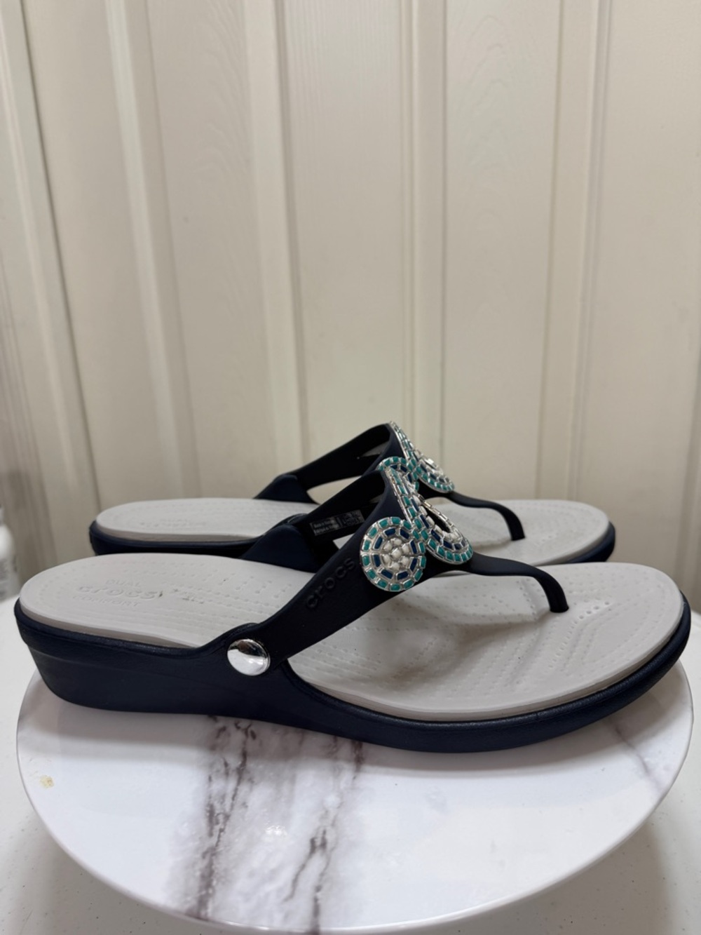 Crocs Sanrah Diamante Wedge Flip sandals teal silver mosaic beaded medallion 11